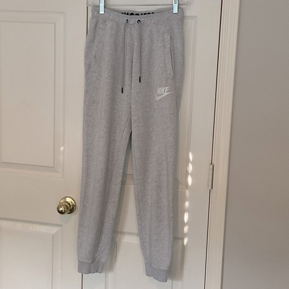 Nike Classic Sweats (athletic cut) Sz. XS
25.33.09EB